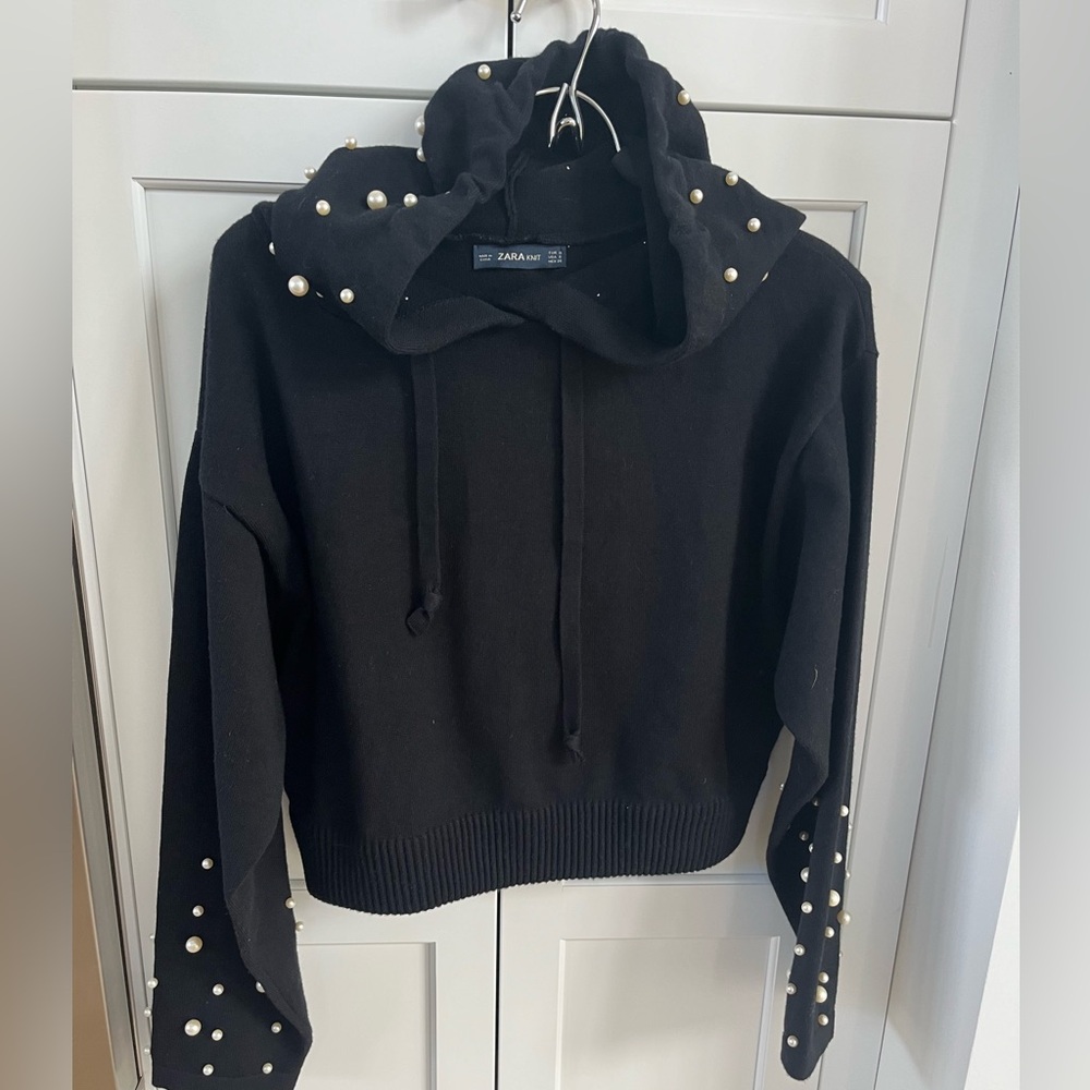 Zara Knit cropped black sweater with pearl detailing, worn twice. Looks new!